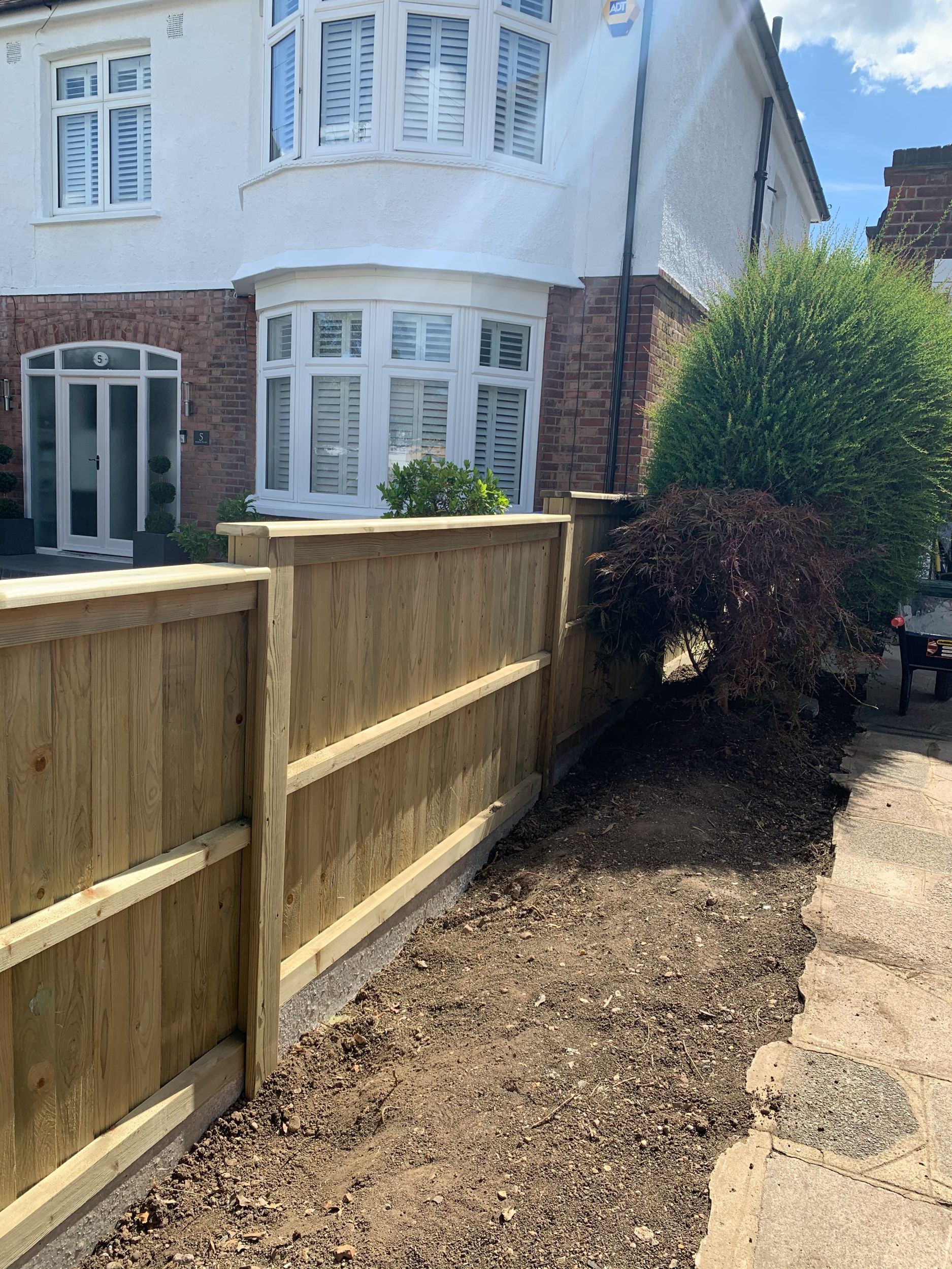 feather-edge-fence-panels-olivetree